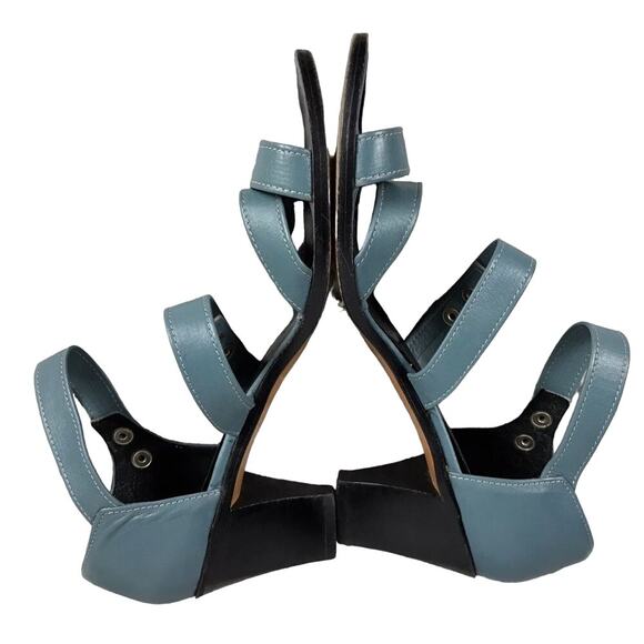 VINTAGE CHARLES JOURDAN Blue Leather Sandals Block Heels Italy 7.5 AA Narrow EUC - Picture 5 of 8